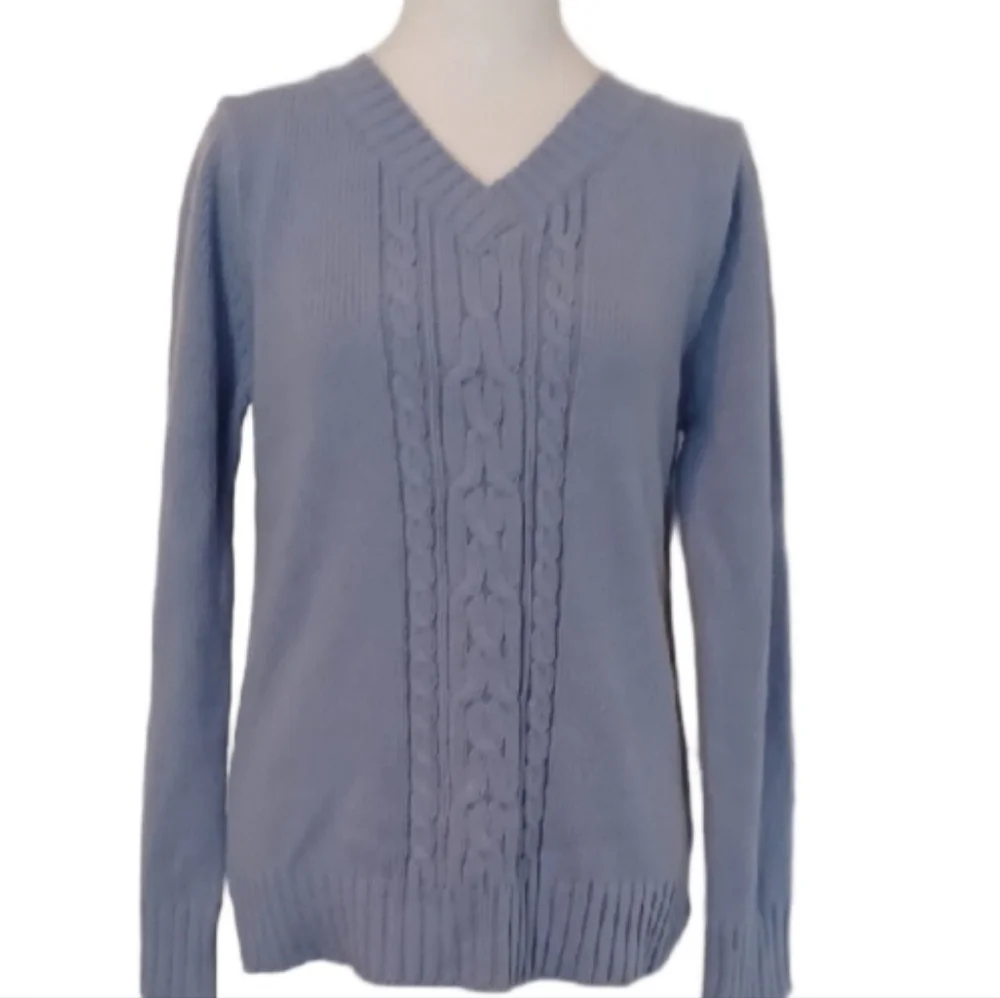 -- Carolyn Taylor Women's V-Neck Cable Knit Sweater - Light Blue Size Small
